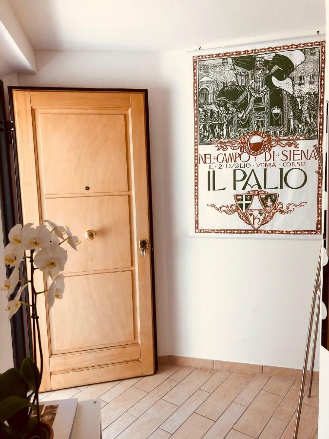 La Dolce Vita Studio With Free Private Parking Siena Bagian luar foto