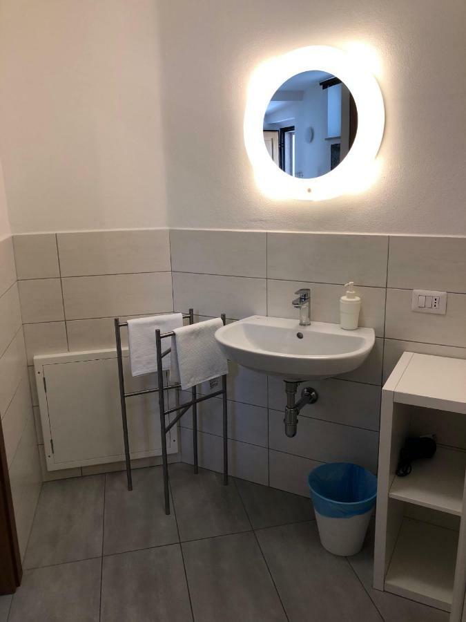 La Dolce Vita Studio With Free Private Parking Siena Bagian luar foto